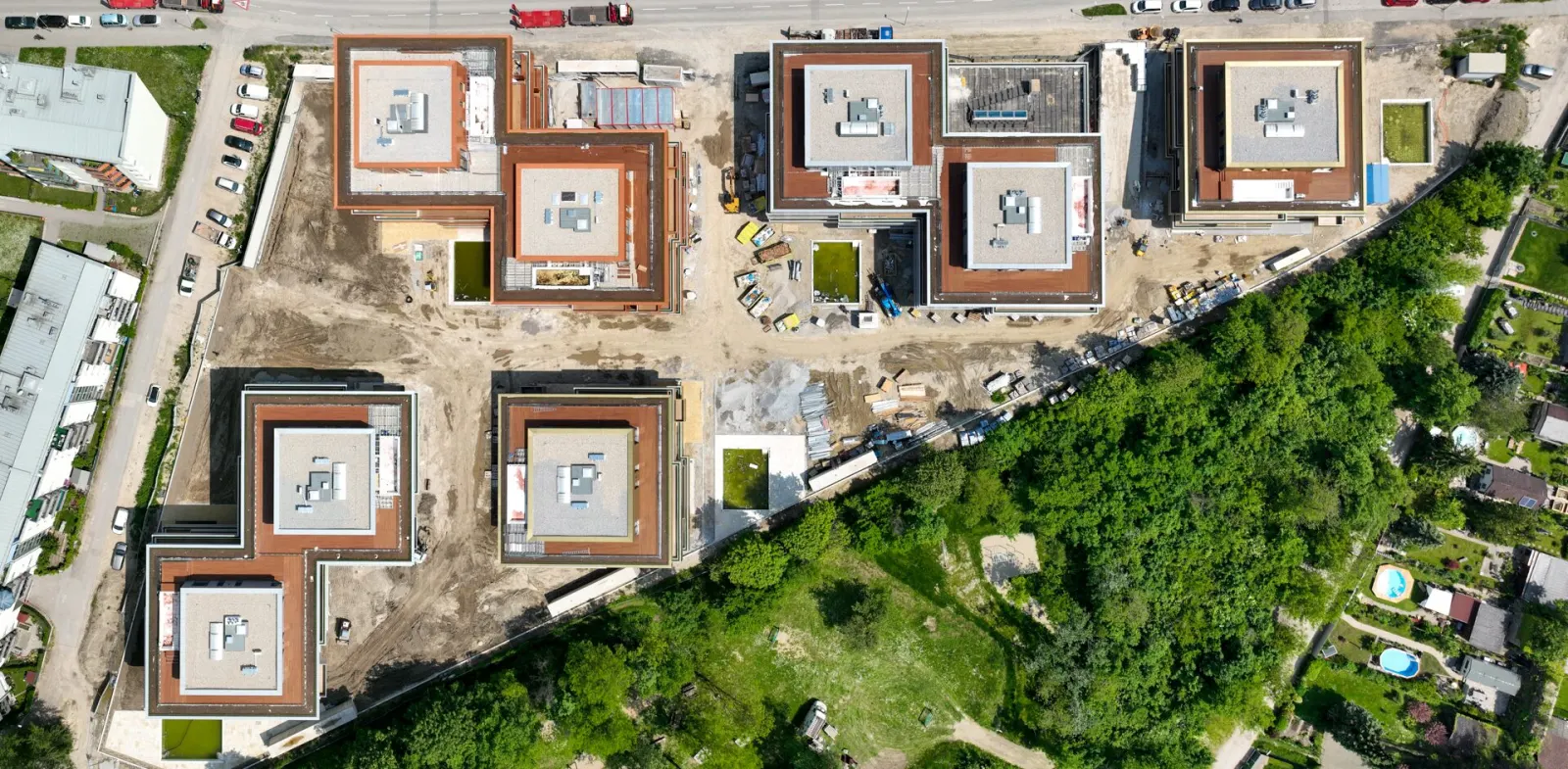 Drohnenaufnahme eines Wohnprojekts im Bau – Fotograf für Bauträger Wien